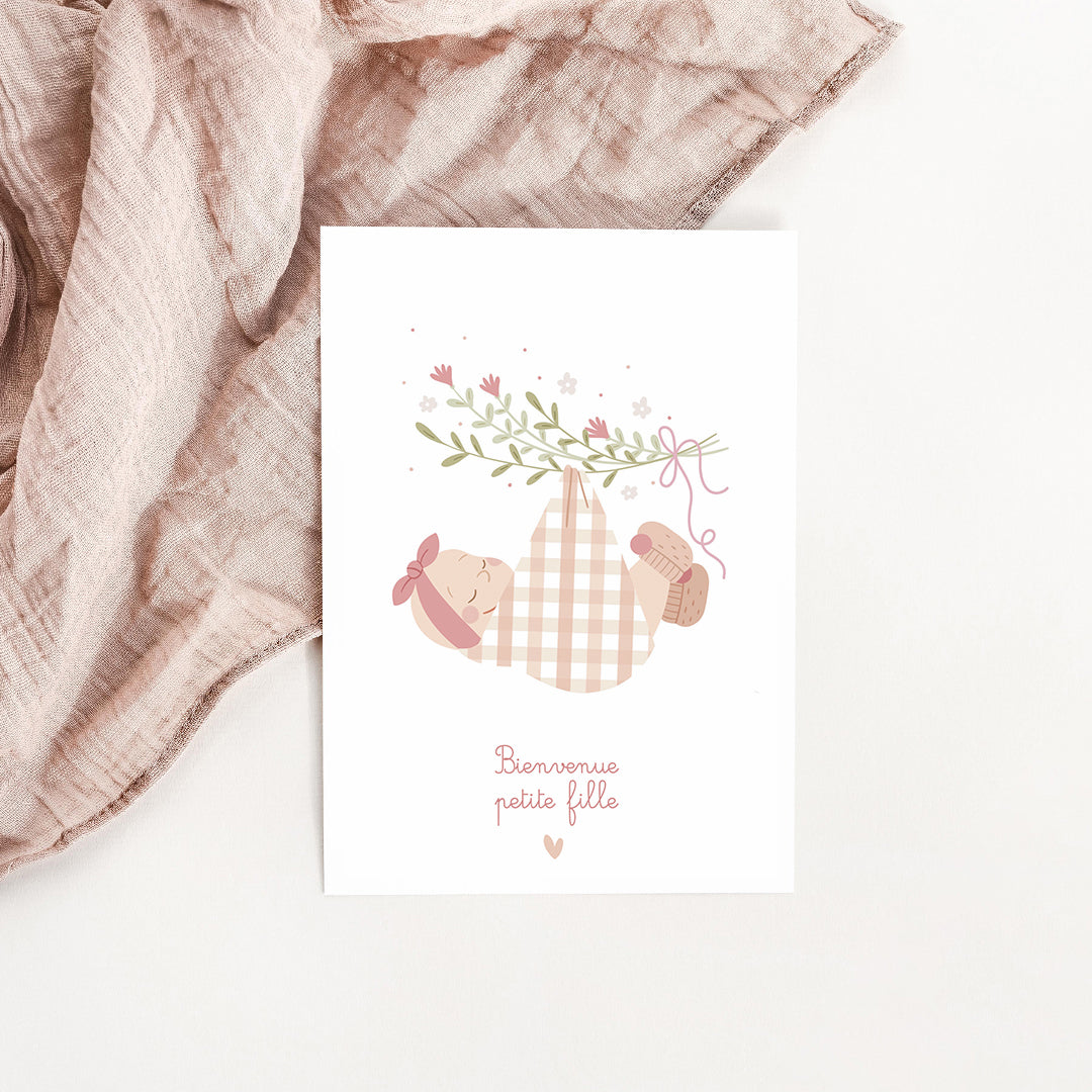Carte Bébé fille dans le lange