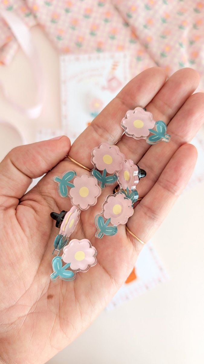 Pin's Fleur - Merci Maîtresse / Atsem / Nounou - Atelier Vingt Huit