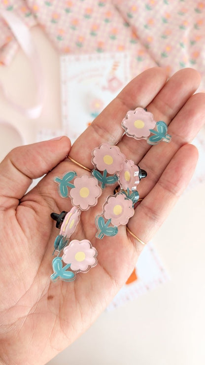 Pin's Fleur - Merci Maîtresse / Atsem / Nounou - Atelier Vingt Huit