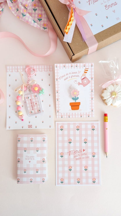 Pin's Fleur - Merci Maîtresse / Atsem / Nounou - Atelier Vingt Huit